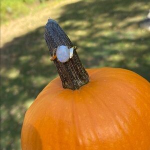 14K Yellow Gold and Opal Ring Approx Size 5 1/2